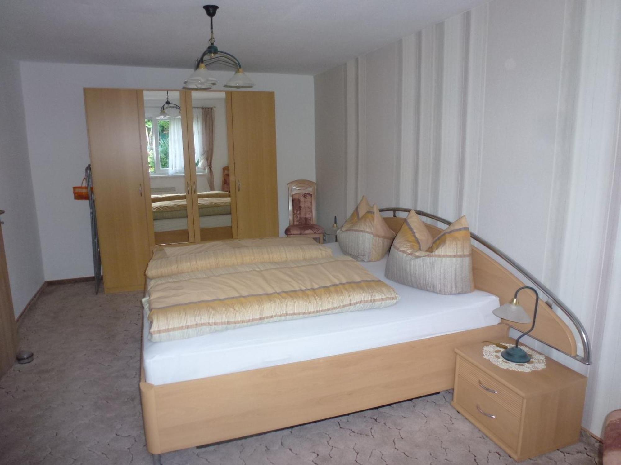 Ferienwohnung Bradatsch Catterfeld Екстериор снимка